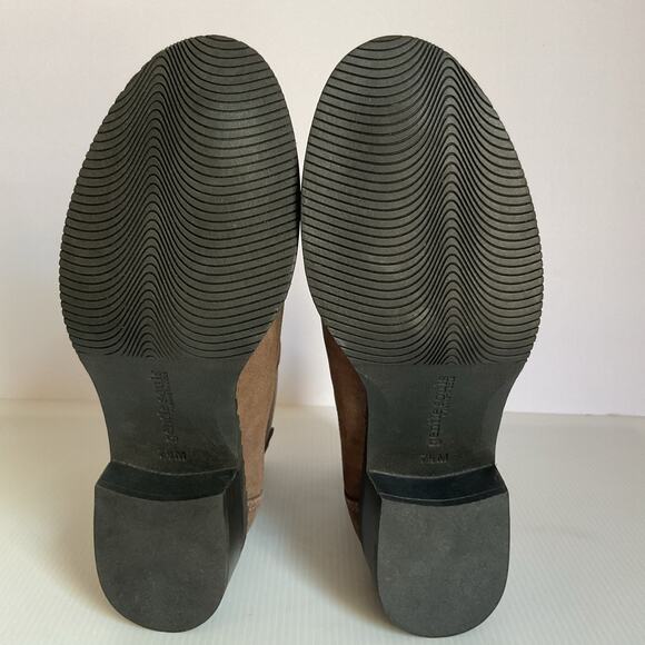 Gentle Souls by Kenneth Cole Suede Chelsea Booties  7.5 Taupe Leather Ankle NEW - Picture 10 of 13